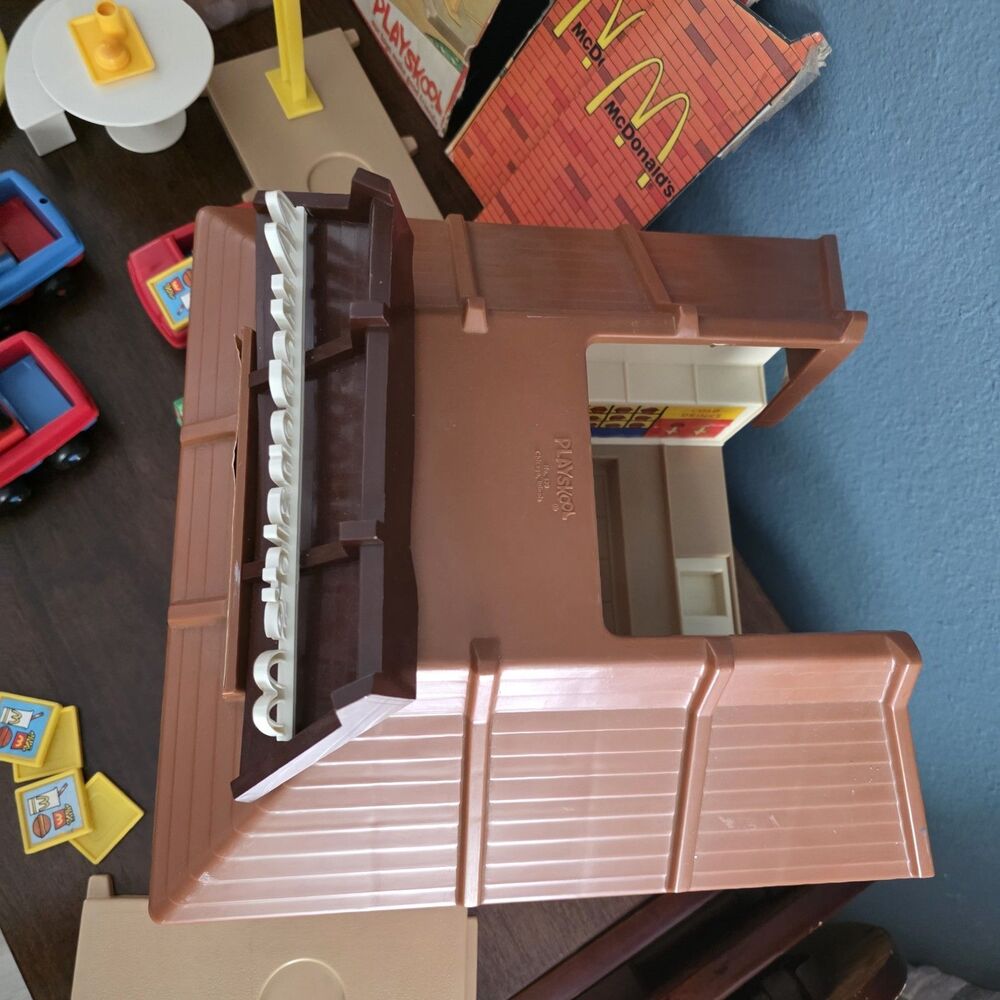 Vintage 1974 Playskool McDonalds Restaurant Familiar Places Play set Train Track - Picture 8 of 14
